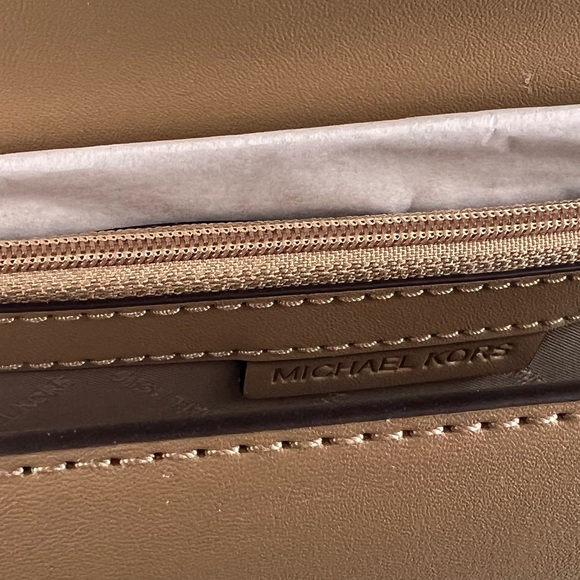 Michael Michael Kors Jet Set Crossbody Leather - Picture 6 of 11